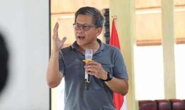 Rocky-Gerung:-Polisi-Itu-‘Pohon-Lindung-Seluruh-Indonesia