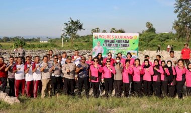 Polres-Kupang-Sulap-Lahan-Tandus-Jadi-Kebun-Pisang,-Tanam-300-Anakan-Berbagai-Jenis