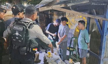 Susuri-Ruas-Jalan-Timor-Raya,-Satgas-Operasi-Pekat-Turangga-2025-Polres-Kupang-Bubarkan-Pemuda-Miras-di-Oesao