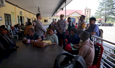 Kapolres-Kupang-AKBP-Rudy-Junus-Jacob-Ledo,-S.I.K.,-S.H-Tinjau-Langsung-Pelayanan-SKCK-bagi-Peserta-PPG