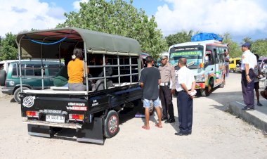 Polres-Kupang-Amankan-Sosialisasi-Surat-Edaran-Gubernur-NTT-tentang-Angkutan-Pasar-di-Terminal-Noelbaki