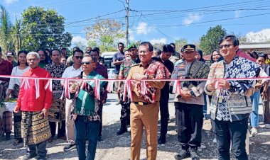 Pasar-Lili-Camplong-Jadi-Pasar-Digital-dan-Bank-Sampah-Pertama-di-Kabupaten-Kupang,-Polres-Kupang-Beri-Dukungan