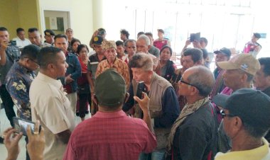 Polres-Kupang-Kawal-Penyampaian-Surat-Keluarga-Benyamin-dan-Bait-ke-DPRD-Terkait-HGU-Tanah-Sasando