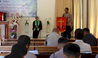 Polres-Kupang-Gelar-Binrohtal-Kristen-Bersama-Pdt.-Wasti-Ester-Laha-Sesfaot,-S.Th