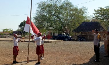 Polsek-Amfoang-Timur-Gelar-Upacara-Peringati-Hari-Sumpah-Pemuda-ke-97-di-SDN-2-Tataum