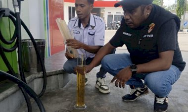 Pengawasan-dan-Pengukuran-Tera-BBM-Bersubsidi-Digelar-Polres-Kupang-di-SPBU-COCO-Oesao