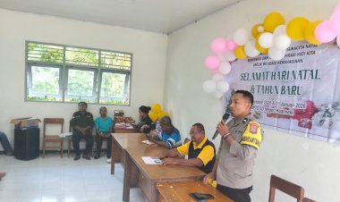 Bhabinkamtibmas-Polsek-Amarasi-Timur-Kunjungi-SDN-KuanNeke,-Bahas-Keamanan-Sekolah-dan-Kamtibmas-Jelang-Nataru