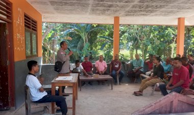 Dorong-Akses-Keadilan,-Polsek-Amarasi-Timur-Dampingi-Pembentukan-Posbakum-di-Desa-Pakubaun