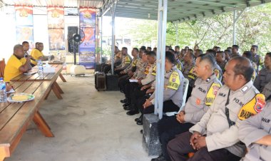 Kapolres-Kupang-Tekankan-Bhabinkamtibmas-Jadi-Teladan-di-Tengah-Masyarakat