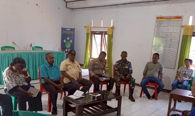 Bhabinkamtibmas-Bersama-Babinsa-dan-Pemerintah-Desa-Mediasi-Persoalan-Jual-Beli-Tanah-Jalan-Desa-di-Penfui-Timur