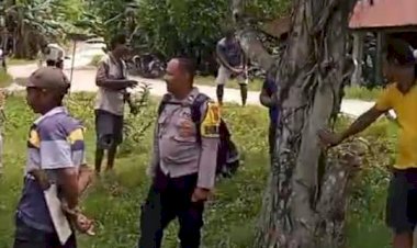 Sentuhan-Empati-Bhabinkamtibmas-di-Rumah-Duka-Mantan-Kades-warga-binaan