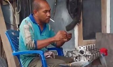 Potret-Polisi-Multitalenta,-Aipda-Nikson-Kase:-Tukang-Kayu-hingga-Montir-yang-Dicintai-Warga