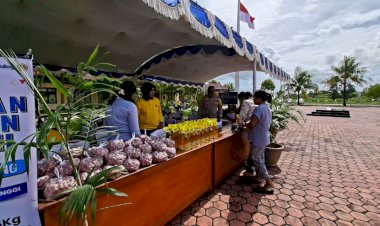 Polres-Kupang-Gelar-Gerakan-Pangan-Murah-Serentak,-Bantu-Masyarakat-Dapatkan-Sembako-Terjangkau-di-Bulan-Ramadhan