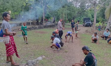 Bhabinkamtibmas-Bersama-Jemaat-Bersihkan-Lingkungan-Gereja,-Wujudkan-Kesiapan-Paskah-2026-di-Amfoang-Utara