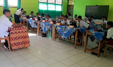 Pastikan-Ujian-Lancar,-Polsek-Amfoang-Utara-Kawal-Pelaksanaan-UAS-Tingkat-SD