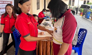 Polres-Kupang-Gelar-Bakti-Kesehatan-Hari-Bhayangkara-ke-80,-Layani-205-Peserta-Donor-Darah-dan-Pemeriksaan-Kesehatan