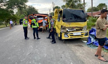 Tabrakan-Beruntun-Tiga-Truk-Pasir-di-Oebelo,-Satlantas-Polres-Kupang-Lakukan-Olah-TKP-dan-Amankan-Jalur-Trans-Timor