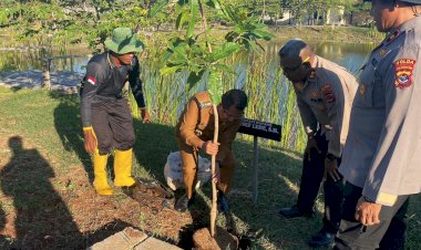 Bupati-dan-Wakil-Bupati-Kupang-Kunjungi-Ekowisata-Tantya-Sudirajati-Polres-Kupang,-Tanam-Pohon-hingga-Latihan-Menembak