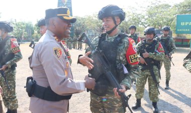 Kapolres-Kupang-Hadiri-Upacara-Pengantaran-Latihan-Pratugas-Satgas-Pamtas-RI–PNG-Mobile-Brigif-21/Komodo-TA-2026
