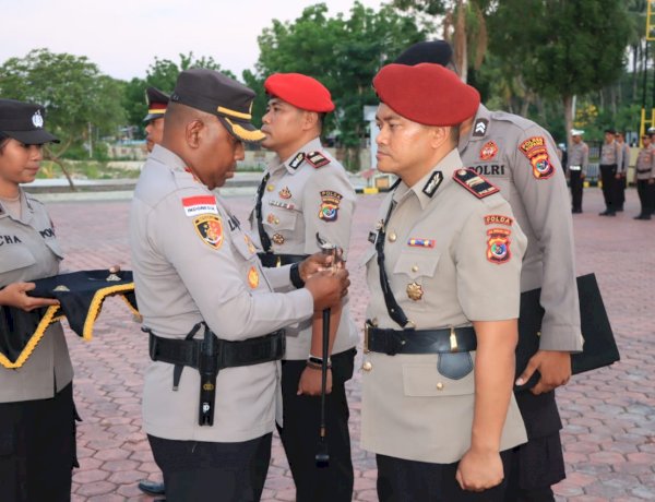 Kapolres Kupang Pimpin Upacara Sertijab Dua Pejabat Utama dan Satu Kapolsek, Dorong Sinergi dan Peningkatan Pelayanan Publik
