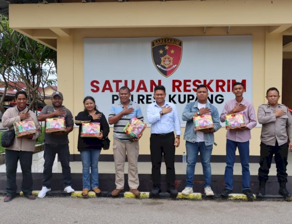 Kapolres Kupang Tebar Kasih Natal, Apresiasi Jurnalis sebagai Mitra Kontrol