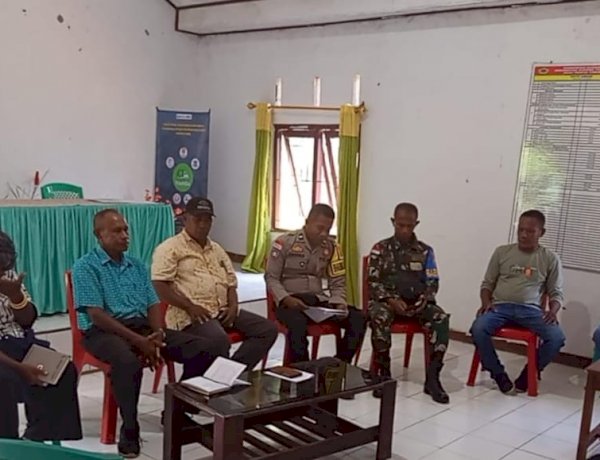 Bhabinkamtibmas Bersama Babinsa dan Pemerintah Desa Mediasi Persoalan Jual Beli Tanah Jalan Desa di Penfui Timur