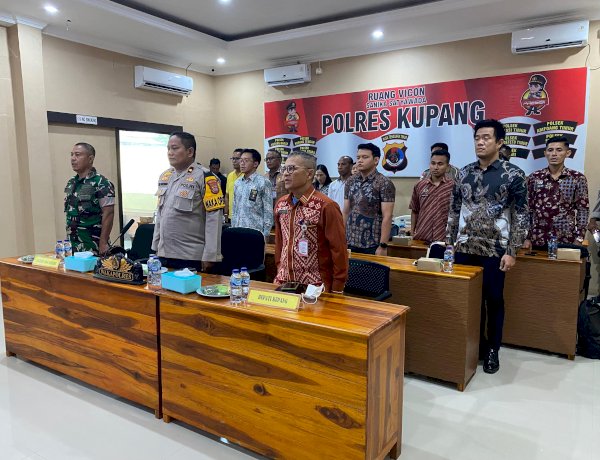 Polres Kupang Ikuti Zoom Peresmian dan Groundbreaking 1.179 SPPG serta 18 Gudang Ketahanan Pangan Polri oleh Presiden RI