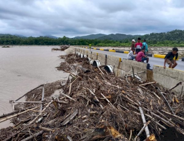 Curah Hujan Meningkat, Kapolres Kupang Perintahkan Jajaran Siaga Pantau Titik Rawan Banjir dan Longsor
