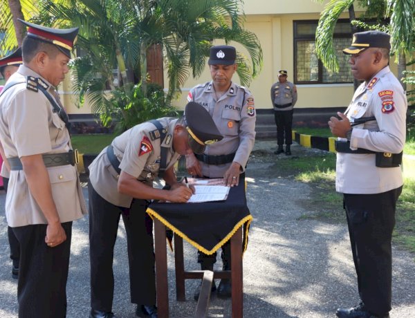 Kapolres Kupang Pimpin Sertijab Dua Kapolsek, Tekankan Sinergi dengan Tokoh Masyarakat dan Forkopimcam