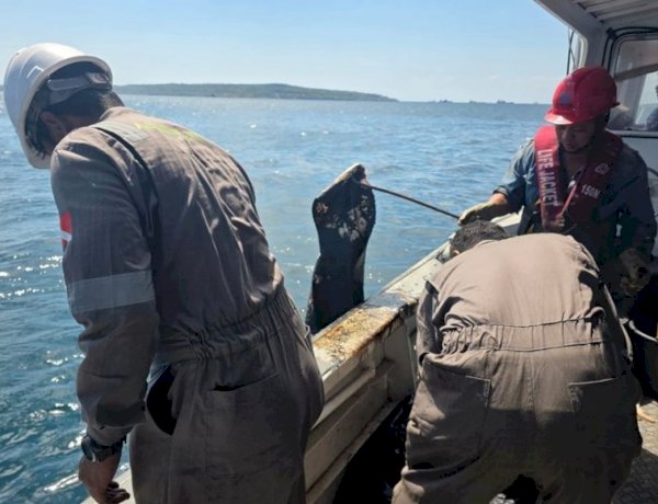 Ditpolairud Polda NTT Kawal Penanganan Tumpahan Minyak di Perairan Pulau Semau, Pemulihan Lingkungan Jadi Prioritas
