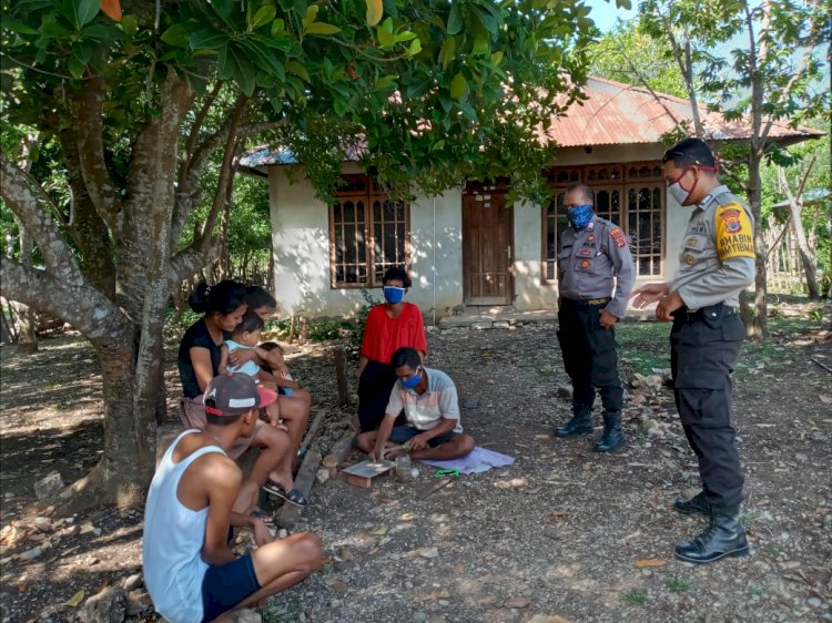 Bhabinkamtibmas, ajak warga lebih waspada terhadap penyebaran virus corona