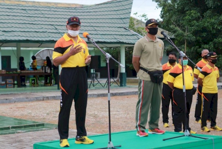 Waka Polda NTT  Jalin Solidaritas  Dengan  Olahraga Bersama Anggota Brigif 21 Komodo