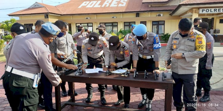 Kapolres Kupang, Pimpin Pemeriksaan Senpi Milik Dinas