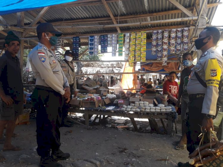 Datangi Warga Bhabinkamtibmas Polsek Amfoang Utara Imbau Taati Protokol Kesehatan