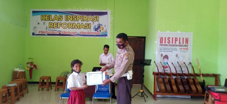 Motivasi Siswa Menjadi Polisi Cilik Kanit Dikmas Berikan Piagam Penghargaan