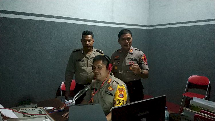 Dari Udara Kapolres Kupang Sampaikan Kepada Masyarakat  Agar  Mentaati Protokol Kesehatan Covid-19