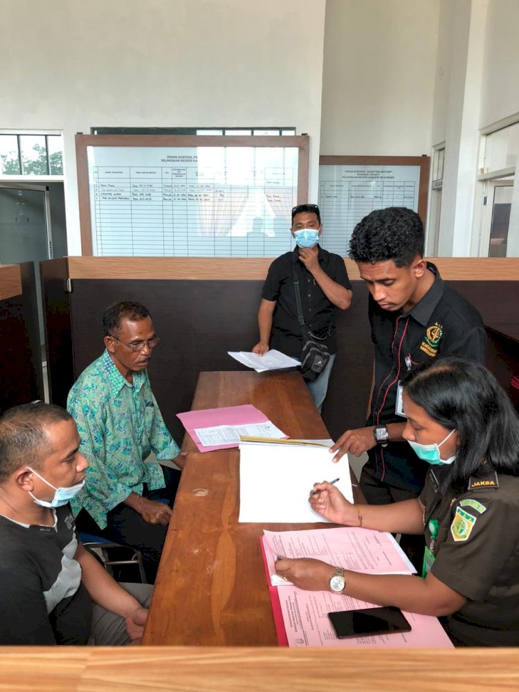 Reskrin Polres Kupang  Limpahkan Berkas Mantan Kacab Bank NTT Olamasi