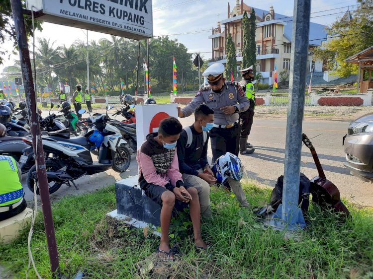 Kasat Lantas Polres Kupang, Nasehati Pelanggar Lalu Lintas