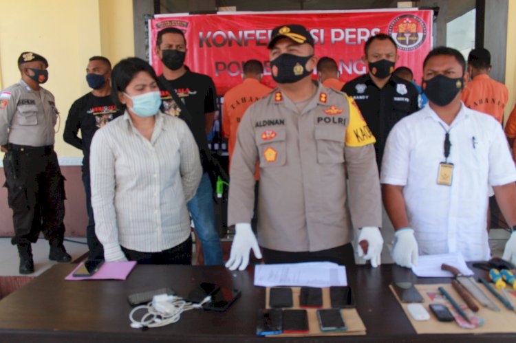 Konferensi Pers Kapolres Kupang Ungkap Otak Perampokan