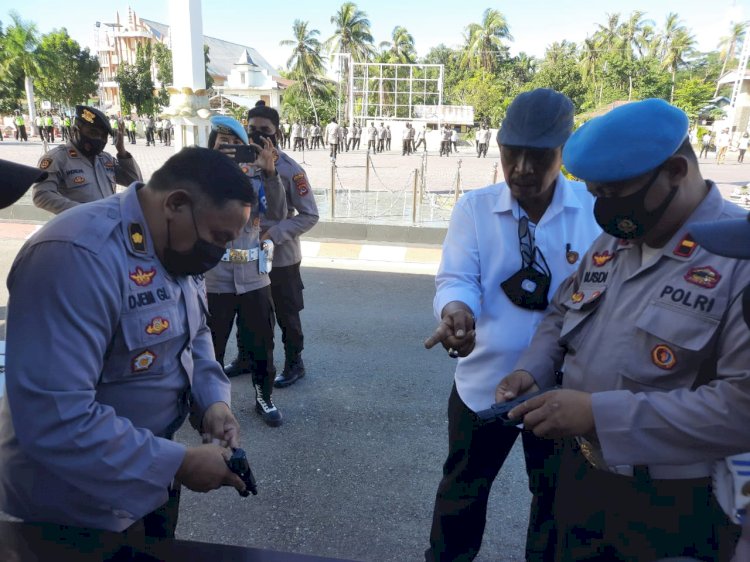 Propam Polres Kupang Gelar Pemeriksaan Senjata Api Dinas