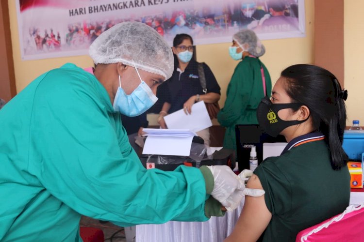 Dukung Program Sejuta Vaksin Polsek Kupang Tengah Gelar Vaksinasi Geratis