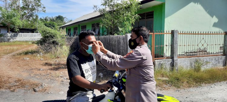 Cegah Penyebaran Covid- 19 Sat Binmas Polres Kupang Himbau Masyarakat Taati Prokes