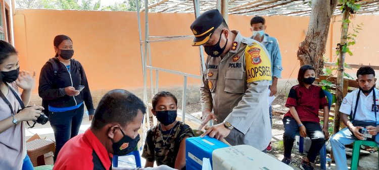 Capai Herd Immunity, Polres Kupang Datangi Sekolah Gelar Vaksin