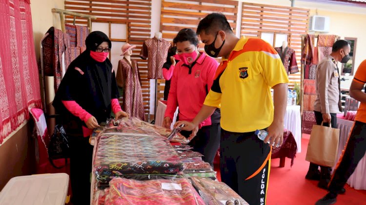 Promosi Produk UMKM  Bhayangkari Kupang Gelar Bazar