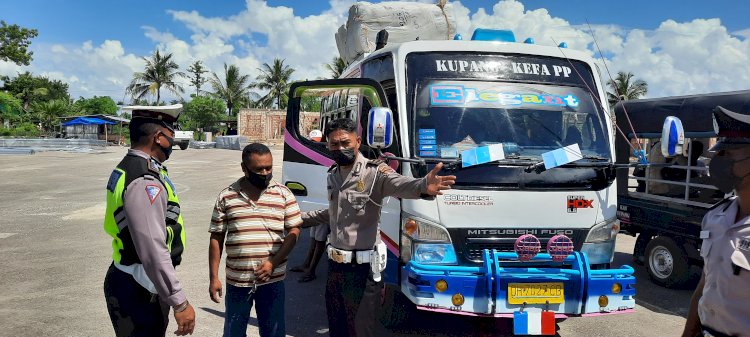 Percepat Vaksin Sat Lantas Polres Kupang Gelar Pemeriksaan Kendaraan Angkutan