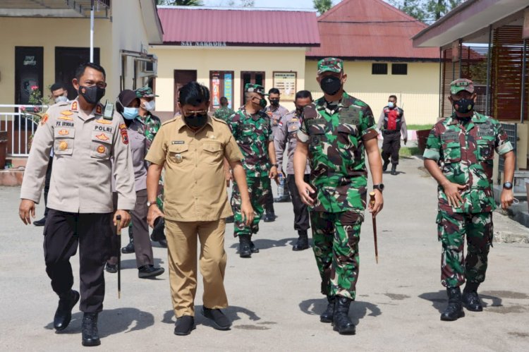 Ratusan Personil Brigif 21 Komodo Serang Mapolres Kupang...Ada Apa...?