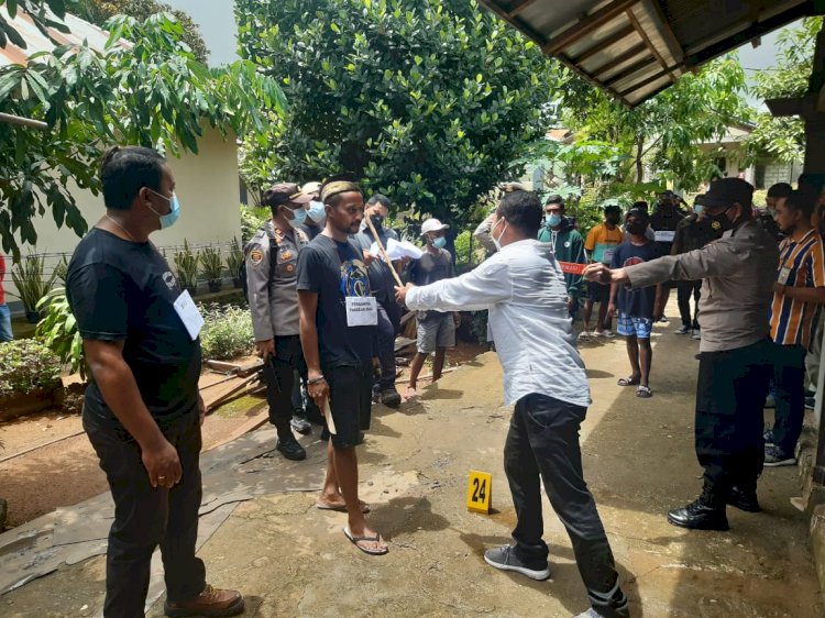 Peragakan 35 Adegan Polisi Polres Kupang Kawal Ketat Pelaku