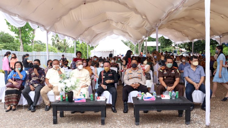 Potong Pita.... Kapolres Kupang Resmikan Gereja  St.Gabriel Kapela Sta.tak Bernoda Oesuu.