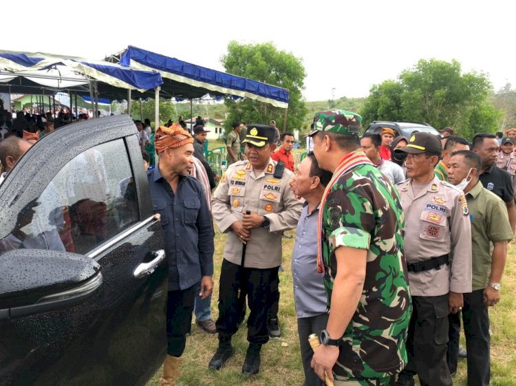 Bersama Gubernur NTT Kapolres Kupang Hadiri Pelantikan Badan Pengurus Ikatan Keluarga Amfoang ( IKA )