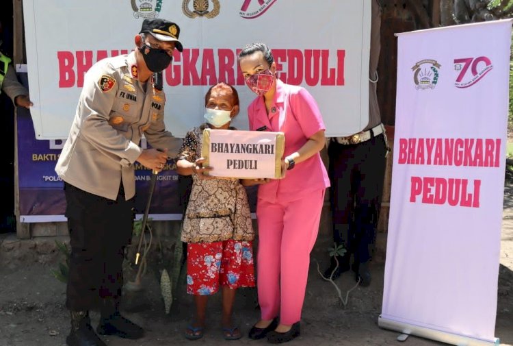 Anjangsana Kapolres Kupang Bawa Harapan dan Senyuman bagi Oma Martha dan Oma Yohana